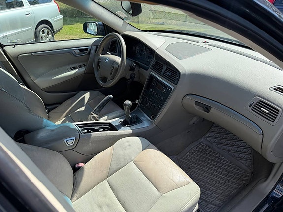 Volvo V70 6 of 7
