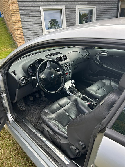 Alfa Romeo GT 5 of 6