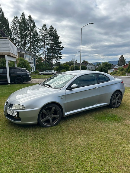 Alfa Romeo GT 3 of 6