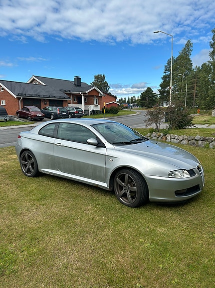 Alfa Romeo GT 2 of 6