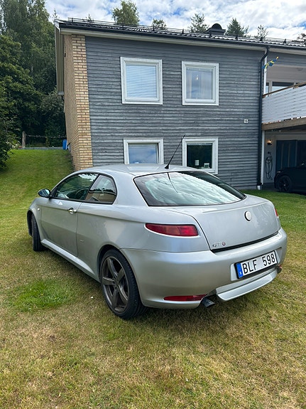 Alfa Romeo GT 4 of 6