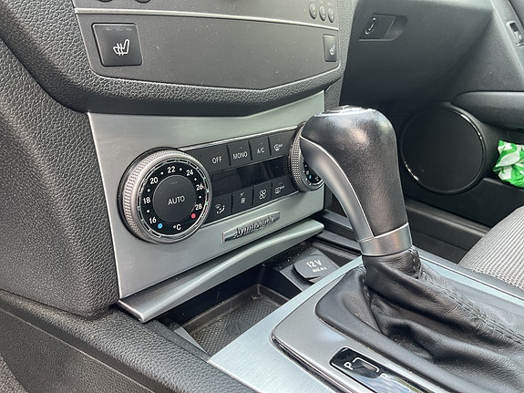 Mercedes-Benz C180 12 of 17