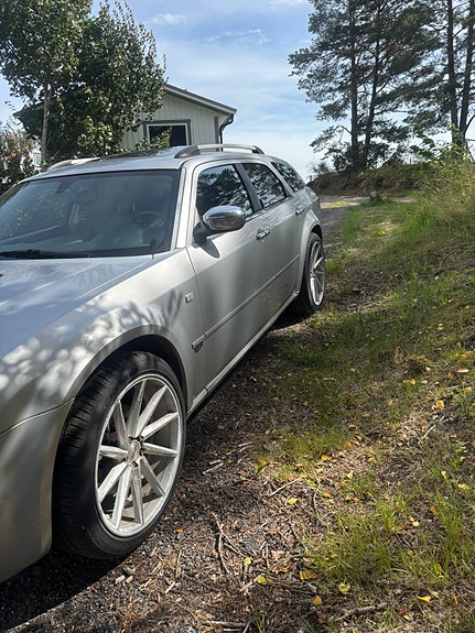 Chrysler 300C 3 of 4