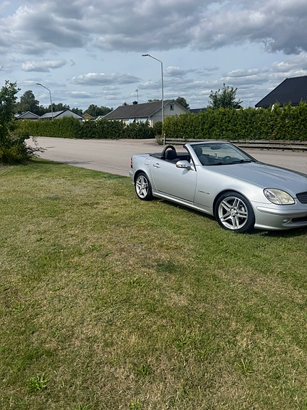 Mercedes-Benz SLK200 4 of 5