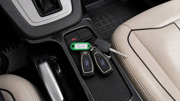 Ford Kuga 25 of 27