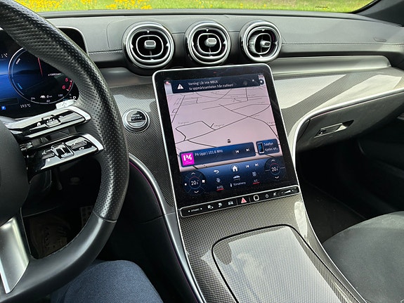 Mercedes-Benz C300 2 of 9