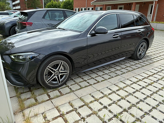 Mercedes-Benz C300 3 of 9