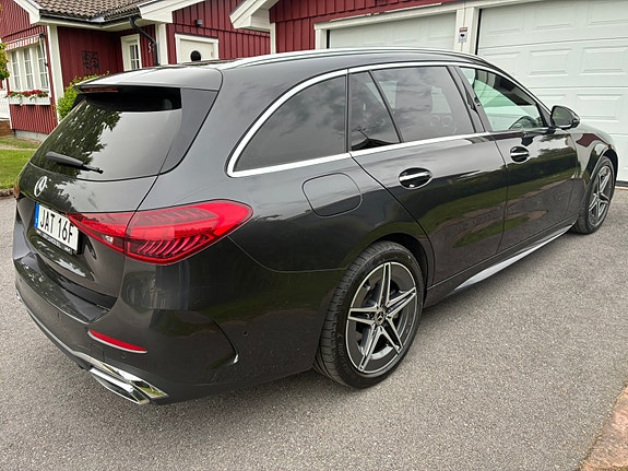 Mercedes-Benz C300 7 of 9