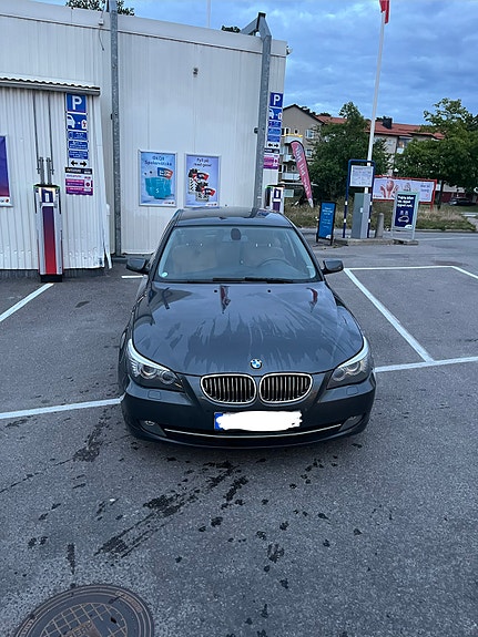BMW 523i 7 of 12