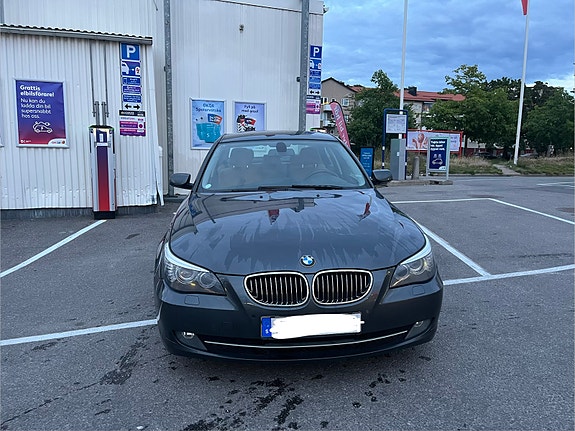 BMW 523i 6 of 12