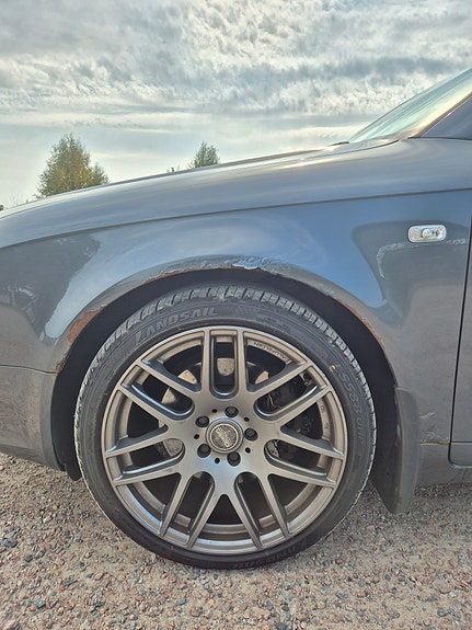 Audi A4 6 of 16