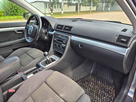 Audi A4 11 of 16