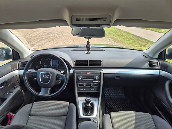Audi A4 10 of 16