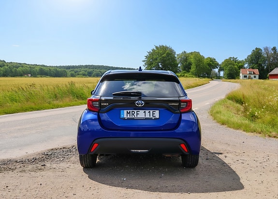 Toyota Yaris 3 of 11