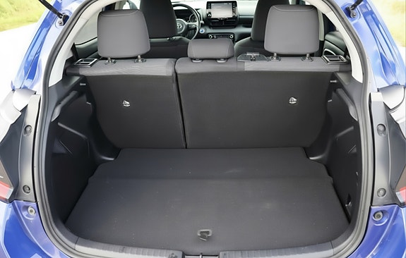 Toyota Yaris 11 of 11