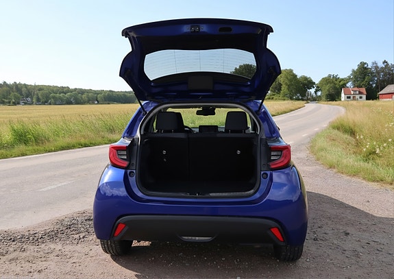 Toyota Yaris 10 of 11