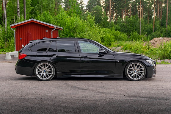 BMW 320d 2 of 23