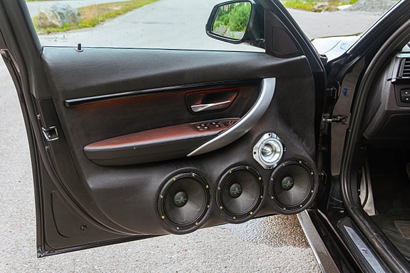 BMW 320d 9 of 23
