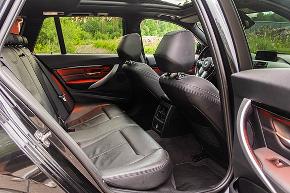 BMW 320d 12 of 23