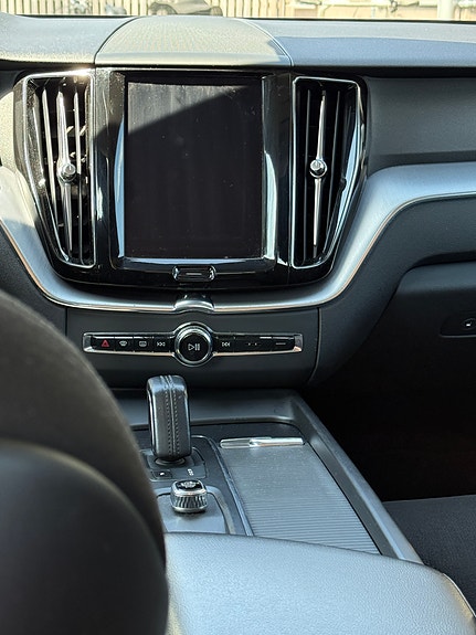 Volvo XC60 7 of 9