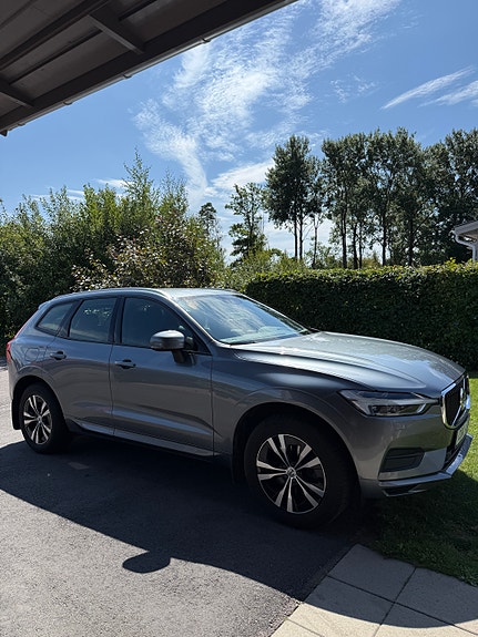 Volvo XC60 2 of 9