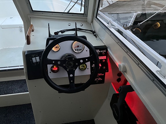 TG 7000, 150 hk Suzuki 7 of 9