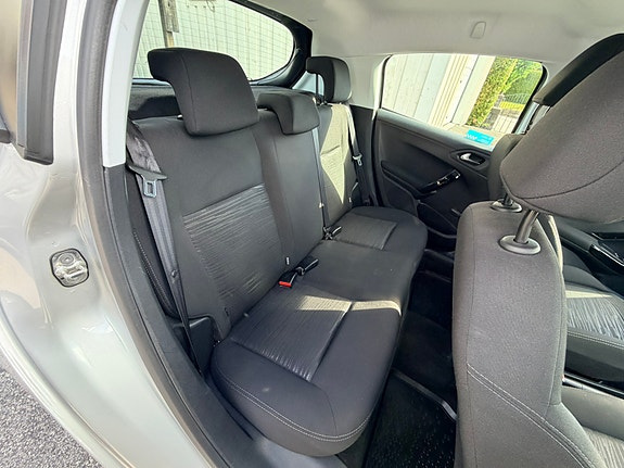 Peugeot 208 10 of 15