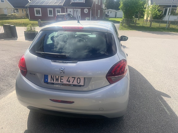 Peugeot 208 6 of 15