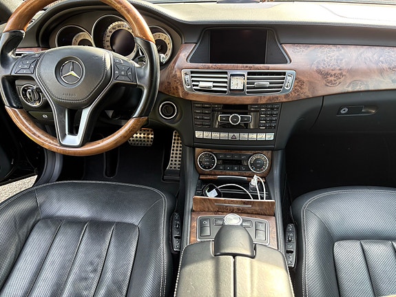 Mercedes-Benz CLS500 7 of 9