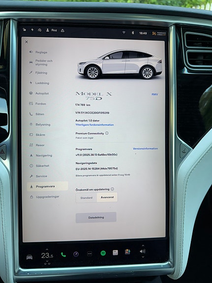 Tesla Model X 12 of 13