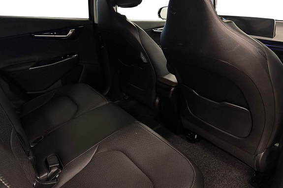 Kia EV6 8 of 19
