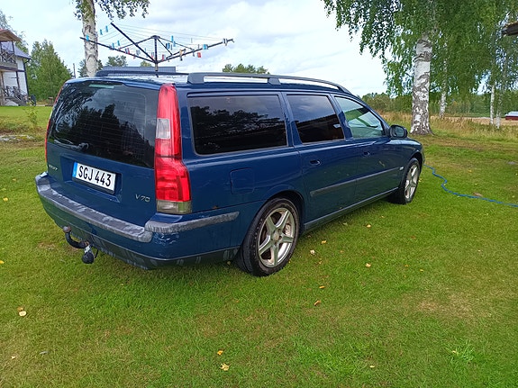 Volvo V70 4 of 5