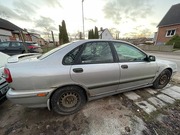 Volvo S40 3 of 19