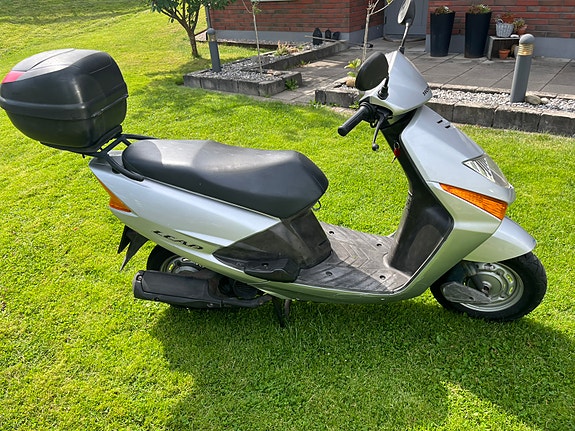 Honda SCV100 2 of 4