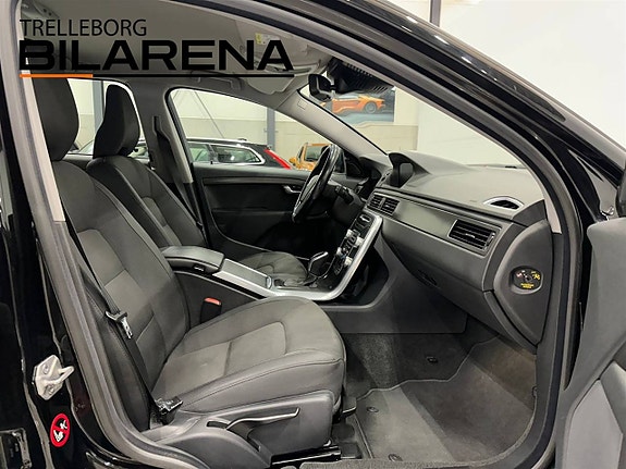 Volvo XC70 12 of 26