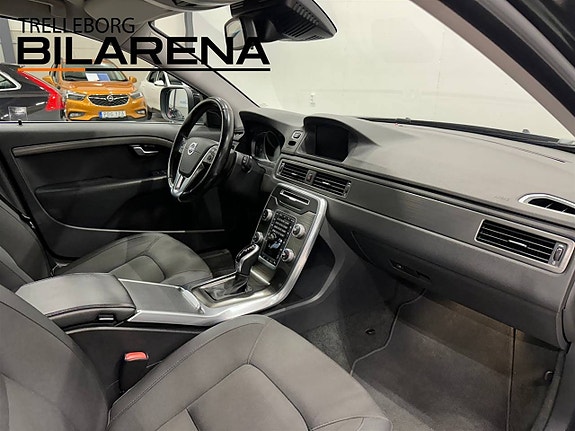 Volvo XC70 11 of 26