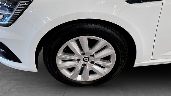 Renault Megane 9 of 9
