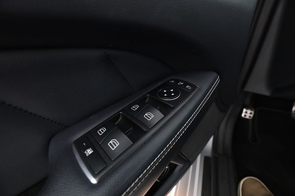 Mercedes-Benz CLS350 25 of 28