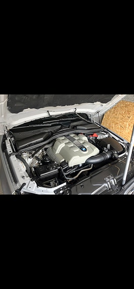 BMW 545i 5 of 6