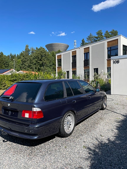 BMW 520i 4 of 8