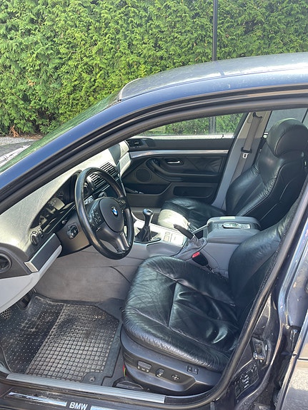 BMW 520i 5 of 8
