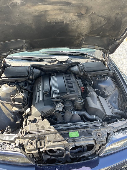 BMW 520i 6 of 8