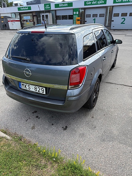 Opel Astra 3 of 7