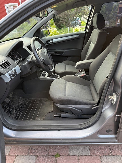Opel Astra 6 of 7