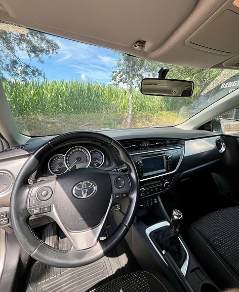 Toyota Auris 6 of 9
