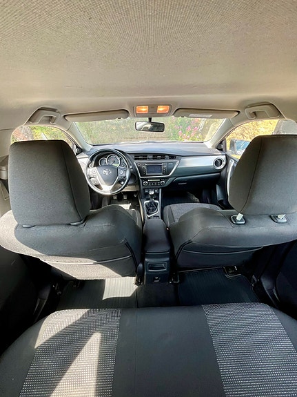Toyota Auris 8 of 9