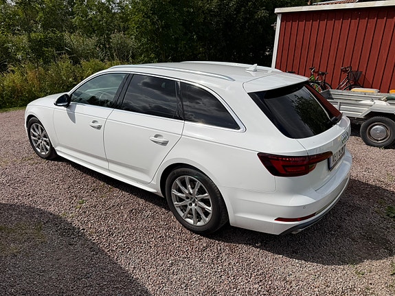 Audi A4 3 of 9