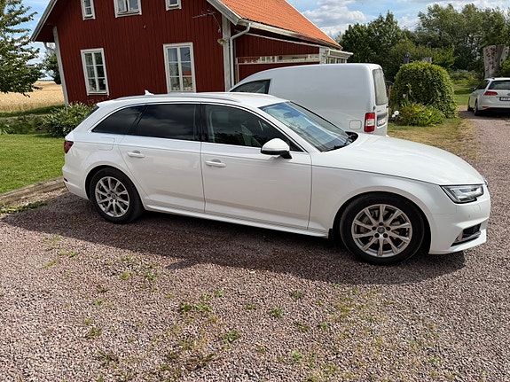 Audi A4 2 of 9