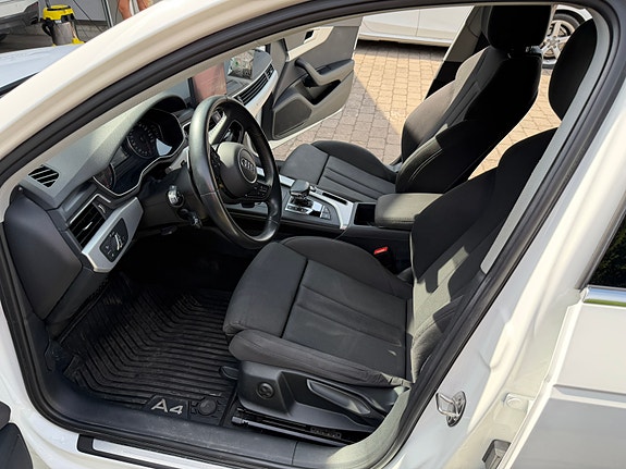 Audi A4 9 of 9