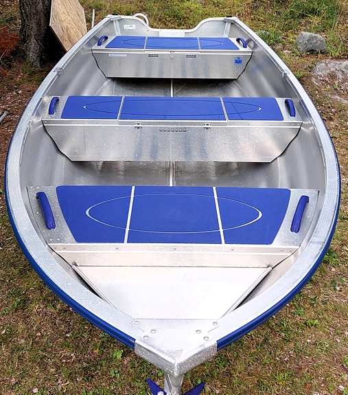 Linder 440 Fishing aluminiumbåt i fint skick med motor och 80-trailer 2 of 13
